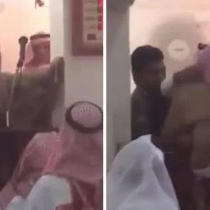 الشرطة السعودية تجبر “شيخ” على النزول من المنبر.. هذا هو السبب “فيديو”