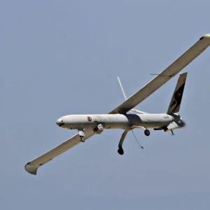 طائرات دون طيار تحمل حقائب صغيرة…واكتشاف مفاجأة