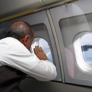 فيديو وصور .. مقاتلات اف-16 ترافق طائرة الرئيس أردوغان