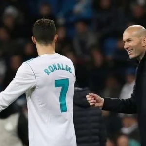 زيدان يكشف قائمة ريال مدريد لمواجهة سان جيرمان