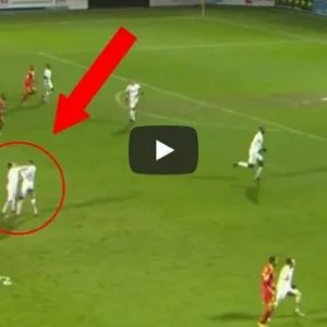 بالفيديو… مشاجرة بين لاعبين من فريق واحد تنتهي بطردهما