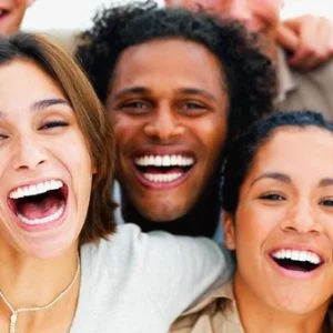 دولة تمنع الضحك والمزح