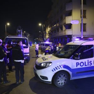 تركيا.. القبض على 12 أجنبياً يشتبه بانتمائهم لـ”داعش” الإرهابي