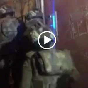 شاهد| القوات الخاصة التركية تنفذ عملية أمنية ضد مروجي وتجار المخدرات في مدينة اسطنبول 