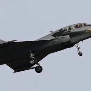 مقاتلتان قطريتان تعترضان طائرتين مدنيتين إماراتيتين