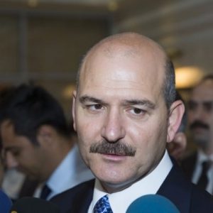 وزير الداخلية التركي: عملية غصن الزيتون “صيد عصفورين بحجر واحد”