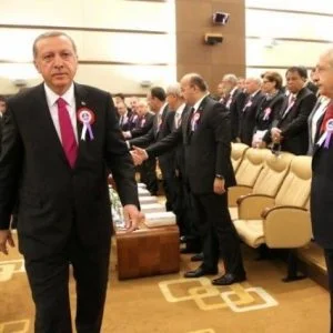 كليجدار اوغلو يتحدى اردوغان والرئيس يقبل التحدي