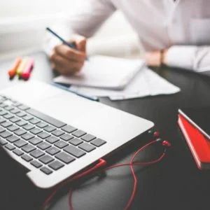 كنوز مجانية على الإنترنت.. هكذا تستفيد منها