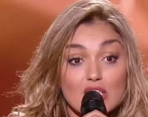 فنانة جزائرية تُبهر الحكام الـ4 في “ذا فويس” الفرنسي (شاهد)