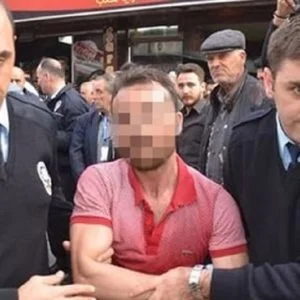 شاب تركي يقدم على الانتحار لسبب غريب