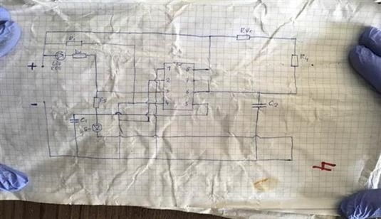 بالصور.. هكذا حاول إرهابيو داعش تفجير"مركز تسوق" في اسطنبول 6 بالصور.. هكذا حاول إرهابيو داعش تفجير"مركز تسوق" في اسطنبول 5
