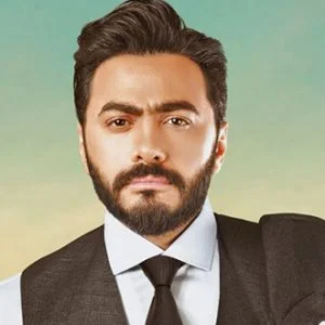 ممنوع الرقص او التمايل والملابس محتشمة… 8 شروط لحضور حفل تامر حسني في السعودية