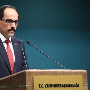 متحدث الرئاسة التركية يحذر من تحول الإسلاموفوبيا بالغرب إلى “هولوكست” جديد