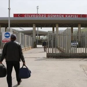 بفضل عملية “غصن الزيتون”.. لاجؤون سوريون بتركيا يواصلون العودة إلى بلادهم