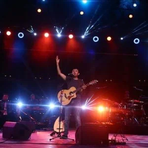 حمزة نمرة بعد 10 سنوات.. “يطير” مجددا بأغاني الأمل