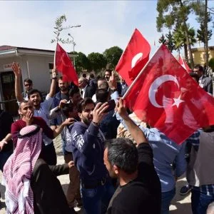 سوريون في تركيا يحتفلون بتحرير عفرين