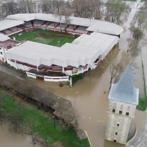 بالصور.. مياه الامطار تغمر قصر ولاية أدرنة التركية 3