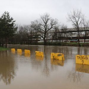 بالصور.. مياه الامطار تغمر قصر ولاية أدرنة التركية 7