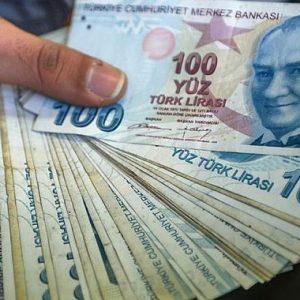 عقب تهديد ترامب بتدمير اقتصاد تركيا.. هبوط حاد في سعر الليرة التركية