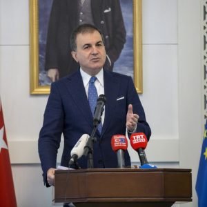 وزير شؤون الاتحاد الأوروبي يستنكر قرار النمسا وهولندا منع الحملات الدعائية للانتخابات التركية