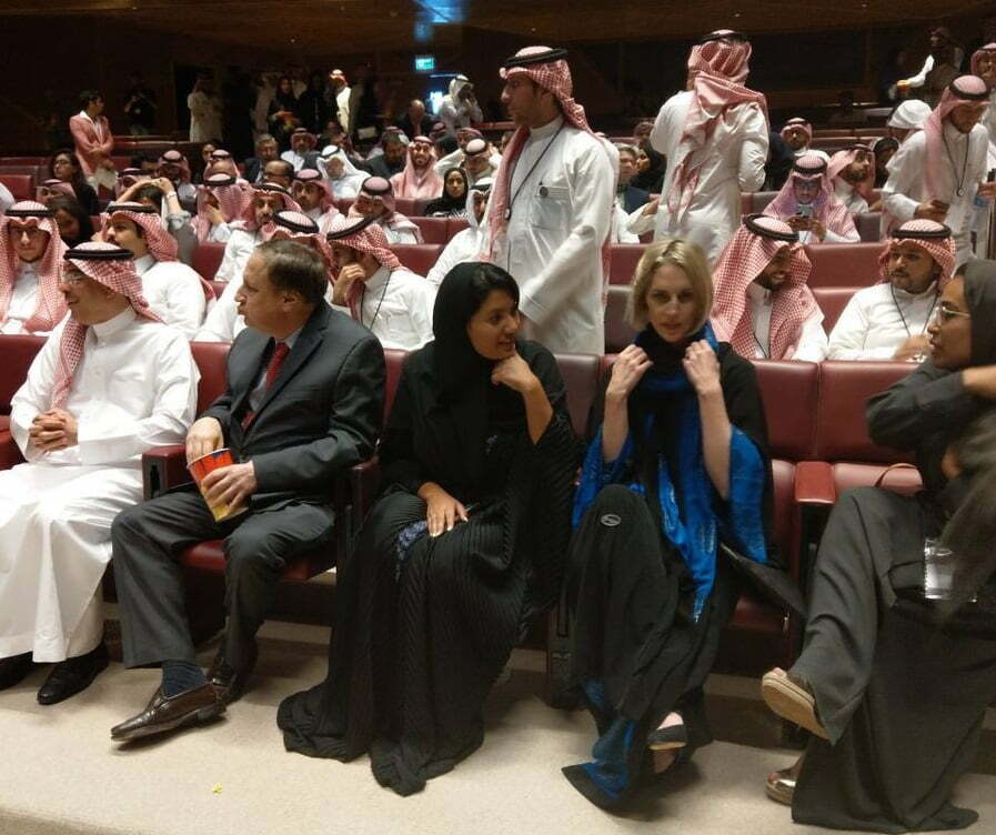 (بالصور) بلاد الحرمين تفتتح أول صالة سينما 9