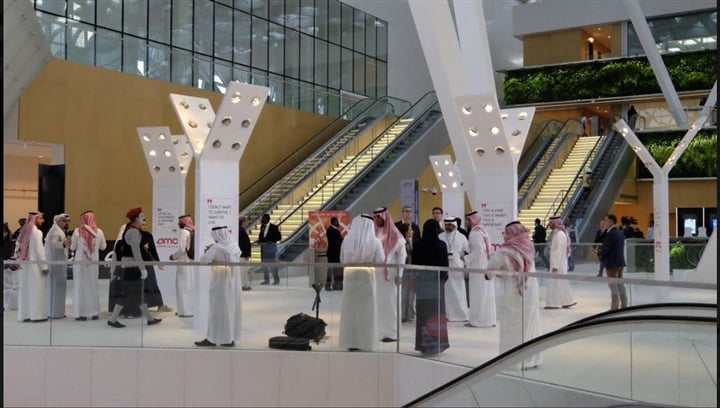 (بالصور) بلاد الحرمين تفتتح أول صالة سينما 3