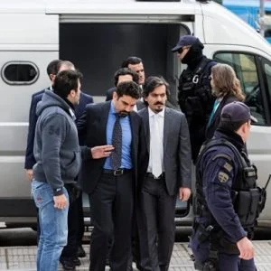 اليونان تخصص طائرة عسكرية وحراسة خاصة لحماية انقلابي تركي