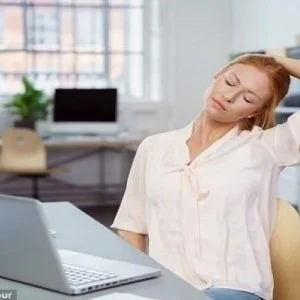 الجلوس لساعات طويلة يقلص المقدرات العقلية