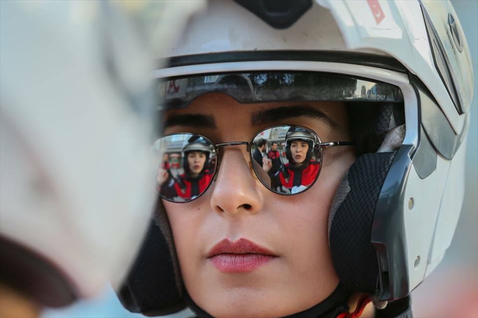 شاهد بالصور| استعراض لفرقة "الدلافين" من الشرطة التركية النسائية بمحافظة ازمير 13