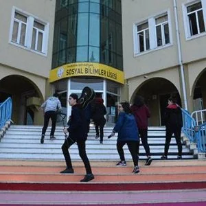 مدرسة تركية تخلت عن صوت الجرس منذ 8 سنوات