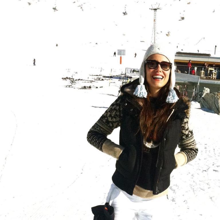 الممثلة التركية جانسو ديري تتعرض للسرقة وخسائرها فادحة (صور) 1