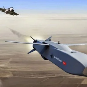 تركيا تطور صاروخ “مدمر”