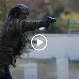 شاهد| هكذا يضحي الجندي التركي بنفسه في مواجهة الارهاب “مشهد تمثيلي”