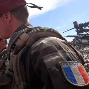 وزير الدفاع الأمريكي يكشف عن إرسال قوات عسكرية فرنسية إلى سوريا