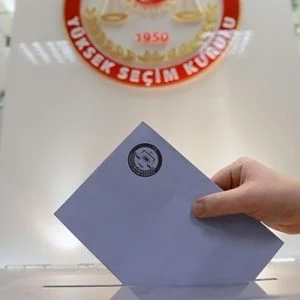 تركيا تشهد ربيعا سياسيا ساخنا عقب تقديم موعد الانتخابات