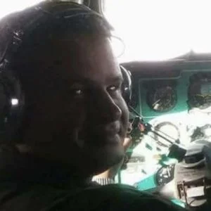 أيقن سقوطها فتجنَّب منطقة آهلة بالسكان..تفاصيل العمل البطولي الذي قام به قائد الطائرة الجزائرية المنكوبة