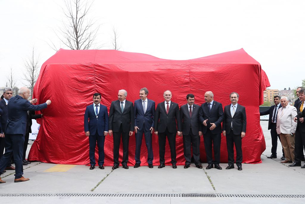 اول حافلة بدون سائق في تركيا 2 اول حافلة بدون سائق في تركيا 1