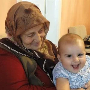 تركيا تبدأ بصرف راتب شهري لكل جدة ترعى احفادها