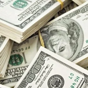 هل فكرت في جمع مليار دولار بدون مجهود… هؤلاء فعلوها