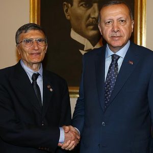 أردوغان يلتقي عالم الكيمياء التركي عزيز سنجار