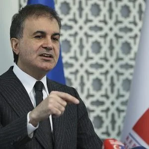 وزير تركي يزور فرنسا لبحث العلاقات الثنائية بين البلدين