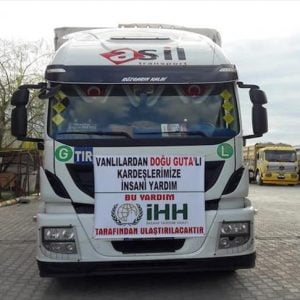 أهالي ولاية “وان” التركية يرسلون شاحنة مساعدات إلى مهجري الغوطة