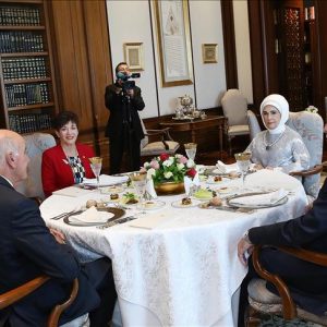 أردوغان يقيم مأدبة غداء على شرف حاكمة نيوزيلندا في أنقرة