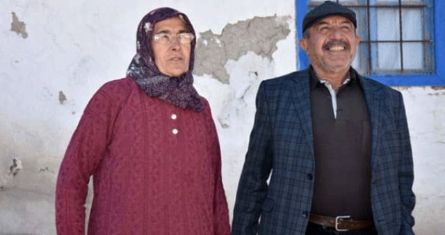 قرية تركية لا يعيش فيها سوى ثلاثة اشخاص.. مختارها يطالب باحضار السوريين ليعيشوا فيها 4 قرية تركية لا يعيش فيها سوى ثلاثة اشخاص.. مختارها يطالب باحضار السوريين ليعيشوا فيها 3