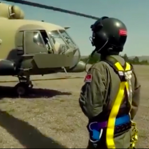 شاهد| أبطال قوات الجاندرما التركية يقفزون من مروحيات “MI-17”