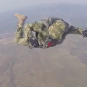 شاهد القوات المسلحة التركية تنشر مشاهد تحبس الأنفاس من مناورات إفيس 2018 في مدينة ازمير