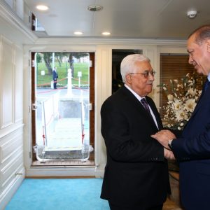 أردوغان يهاتف نظيره الفلسطيني للاطمئنان على صحته