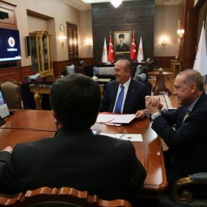 الرئيس أردوغان ونظيره الفنزويلي يجريان مباحثات عبر دائرة تلفزيونية