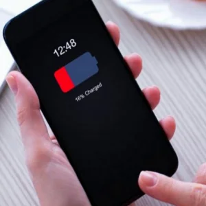 هل يستهلك هاتفك البطاريـة؟.. إليـك الحل