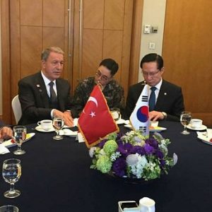رئيس هيئة الأركان التركية يعقد اجتماعًا مع وزير الدفاع الكوري الجنوبي